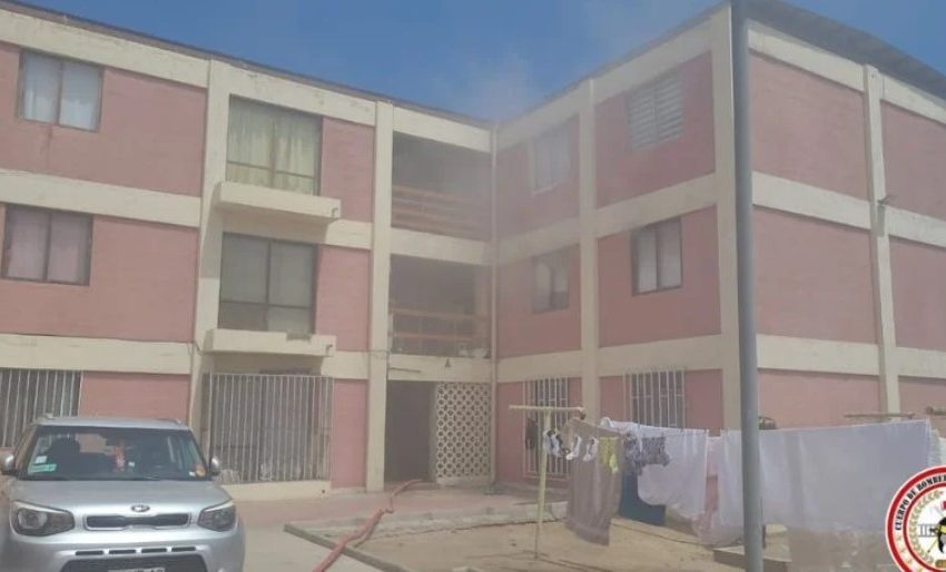  Rápida respuesta de Bomberos evita tragedia en Antofagasta: Principio de incendio controlado en edificio del sector norte