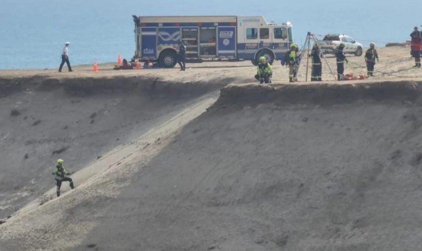  Rescate dramático: Bomberos salvan a parapentista de 62 años en acantilado en Antofagasta