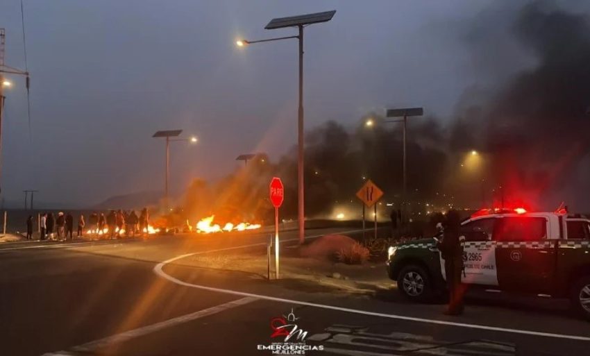  Pescadores levantan bloqueo y se reabre el tránsito en la Ruta 1 entre Antofagasta y Mejillones