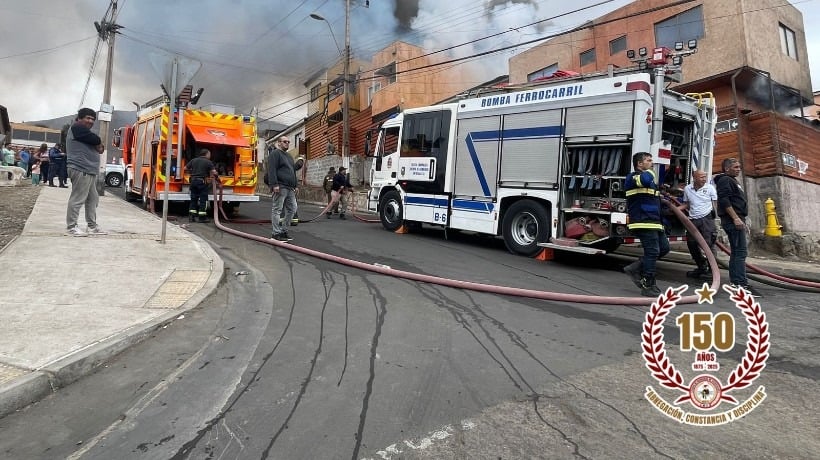  Incendio en Antofagasta destruyó una vivienda y deja nueve damnificados