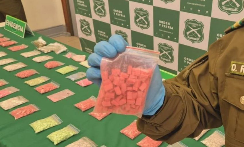  Detienen a dos colombianas y un chileno en Antofagasta: Incautan 5 mil pastillas de éxtasis en operativo antidrogas