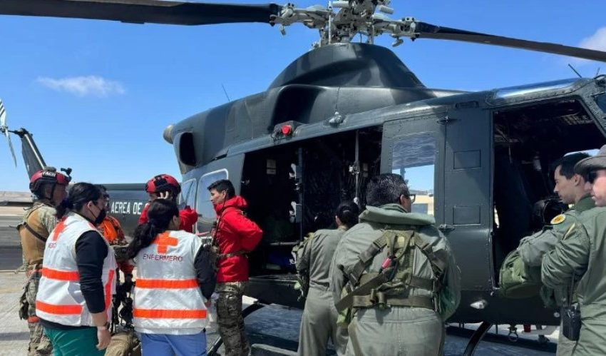  Rescate aéreo de la FACH salva a dos parapentistas accidentados en Mejillones