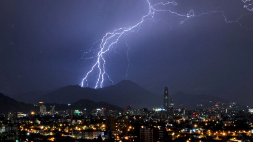  Antofagasta en alerta: Pronostican tormentas eléctricas en la cordillera hasta el domingo