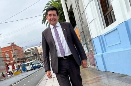 Alcalde de Antofagasta, Jonathan Velásquez, renuncia para postularse a las elecciones parlamentarias de 2025