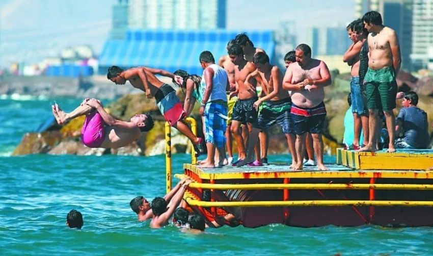  Dos playas habilitadas en Antofagasta marcan el inicio de la temporada estival