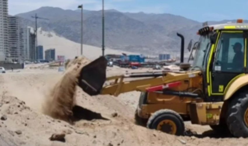  Reinstalan barreras en playa La Chimba para restringir acceso vehicular no autorizado