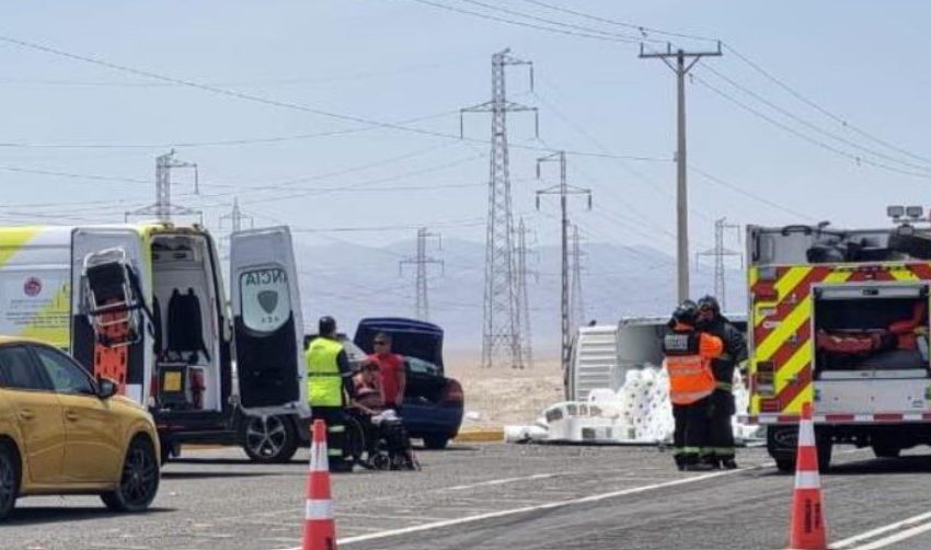  Choque entre camión y auto en Mejillones deja seis heridos leves